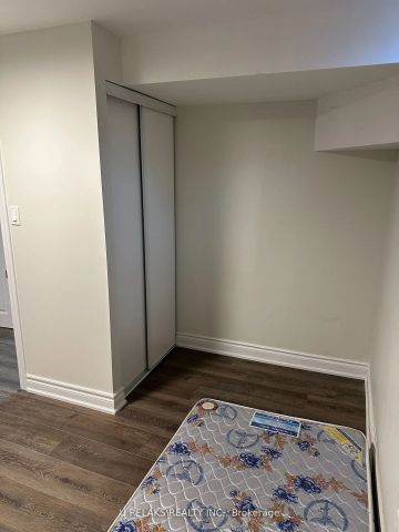 640 Farwell Crescent #Basement - Photo 4