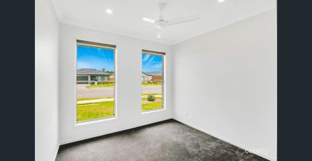 AMAZING 4 BEDROOM HOME WITH OPEN KITCHEN LIVING THAT OPENS OUT ONTO ALFRESCO DINING AREA. VERY GOOD SIZE BEDROOMS. SOLAR POWER. - Photo 3