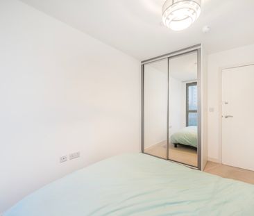 Waterside Heights, E16 - Photo 3