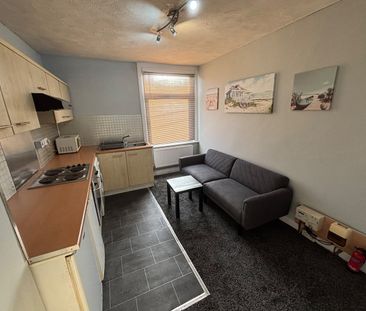 1 Bed Flat, Tempest Road, LS11 - Photo 3