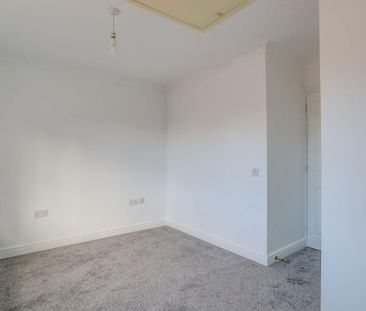 2 bedroom semi-detached house to rent - Photo 5