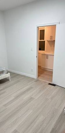 $1,350 / 1br - 100ft2 - Studio (Toronto) - Photo 1