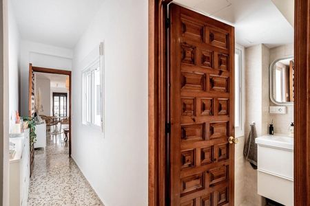 Casa adosada de alquiler en Castillo, 17, Centro - Photo 2