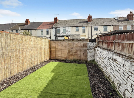 3 bedroom terraced house to rent - Photo 4