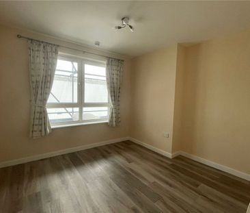 Station Approach, Woking, Surrey, GU22 7PB - Photo 4