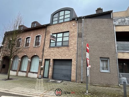 Eengezinswoning met twee parkeerplaatsen in het hart van Bilzen - Foto 5