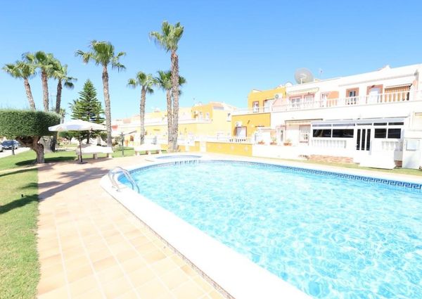 Adosado en la Regia . Temporada larga.