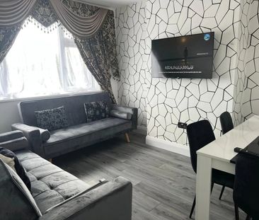 2 Bed Terraced House, Crawley Green Road, LU2 - Photo 6