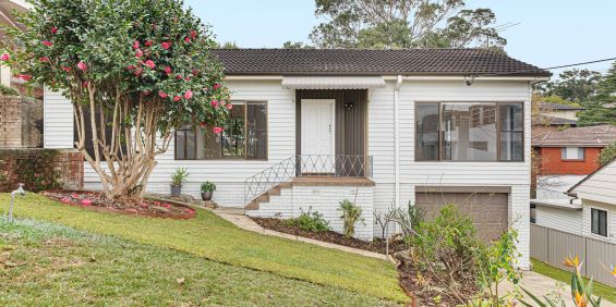 Beautifully Renovated Three Bedroom Home in Ultra-Convenient Location - Photo 3