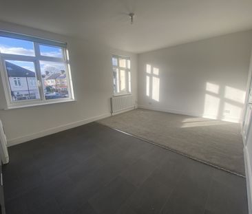 2 Bed Flat, Ealing, W5 - Photo 2