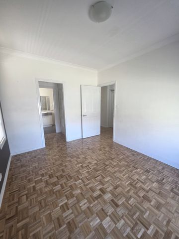 Don't Miss This Well Presented 3 Bedroom Home Located in a Great Area, Close to Everything You Need! - Photo 3