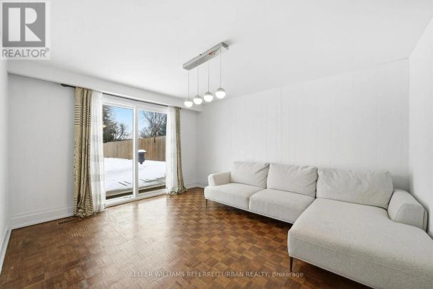 160 CAINES AVENUE - Photo 1