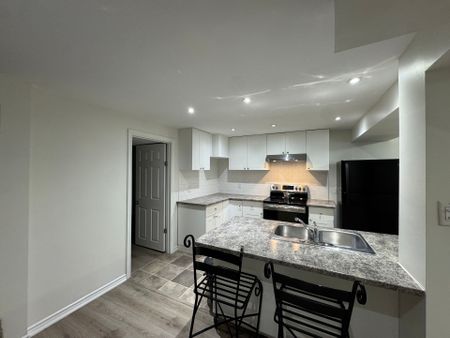 For Lease - 37 Wood Drive, Whitby, Ontario - Photo 3