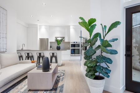 For Lease - 49 Heath Street Unit# Bsmt, Toronto, Ontario - Photo 2