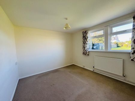 3 bedroom detached bungalow to rent - Photo 4