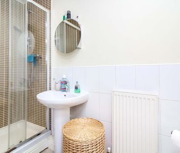 3 bedroom house to rent Alder Carr Close, Redditch, Worcestershire,... - Photo 6