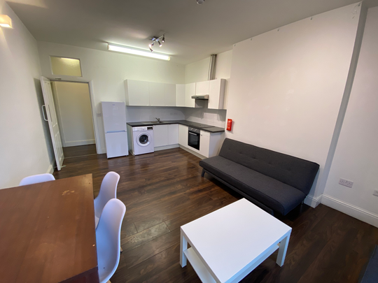 Flat 3, 30 Clarendon Road, LS2 9NZ, Leeds - Photo 1