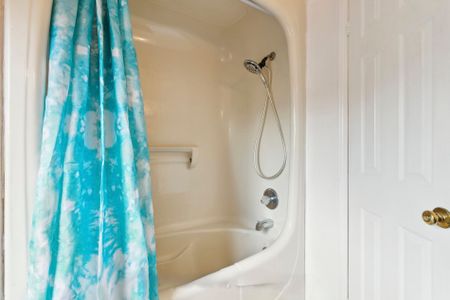 For Lease - 85 Acadian Heights, Brampton, Ontario - Photo 2