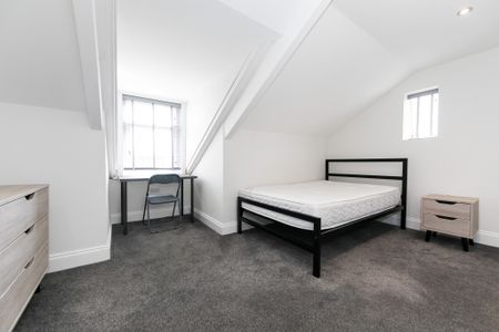 Cliff Mount, Woodhouse, Leeds - Photo 4