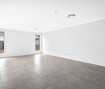 Family Home - Photo 4