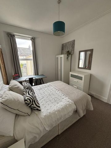 4 bedroom terraced house to rent - Photo 4