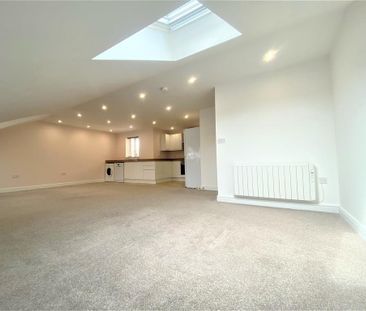 2 bedroom penthouse to rent - Photo 6