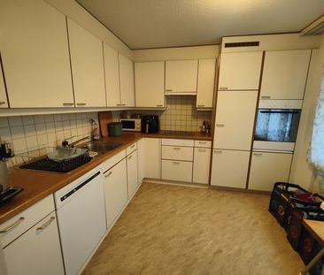 Gemütliche 4.5-Zimmerwohnung mit Sitzplatz und 2 Nasszellen! - Foto 5