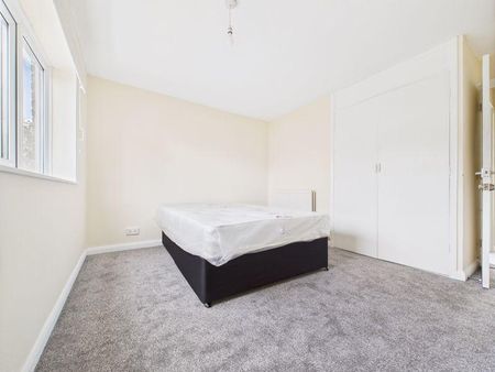 3 bedroom apartment to rent - Photo 3