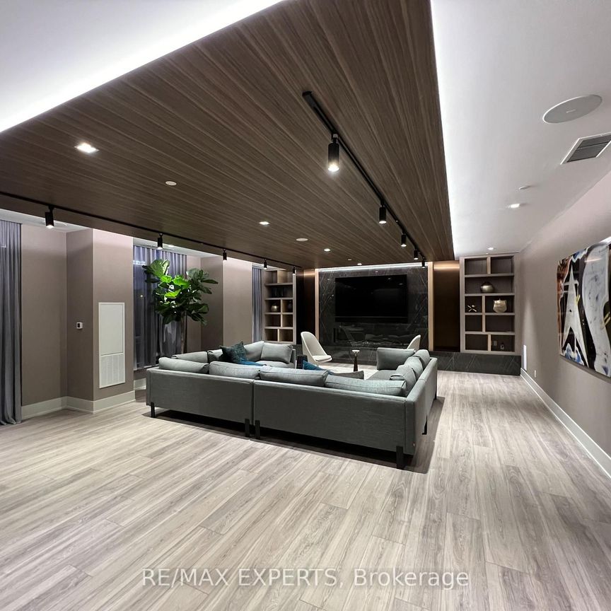 For Lease - 286 Main Street Unit# 413, Toronto, Ontario - Photo 1