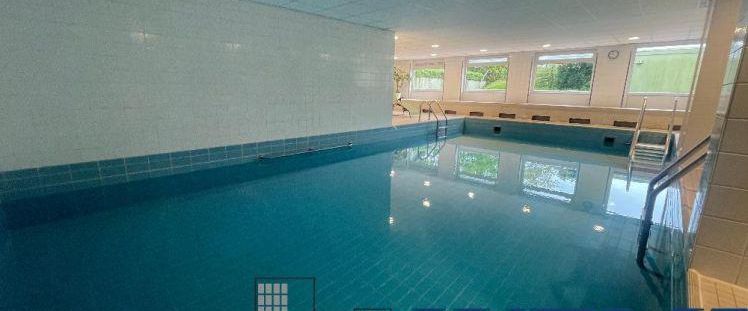 WIR VERMIETEN GERNE! ..bezugsfertig.. Aufzug, mit Loggia, Schwimmbad, Sauna & Tiefgaragenstellplatz... - Foto 1