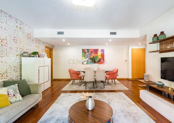 Mieszkanie na wynajem - 128 m² - 3 pokoje Odivelas Dystrykt Lizboński