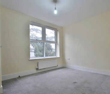 Flat to rent on - Photo 3