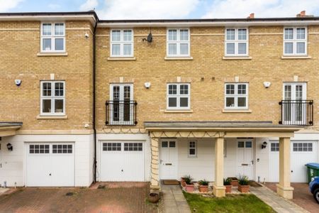 4 bedroom terraced house to rent - Photo 2