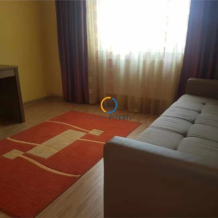De inchiriat apartament 4 camere Trivale, mobilat si utilat complet - Photo 1