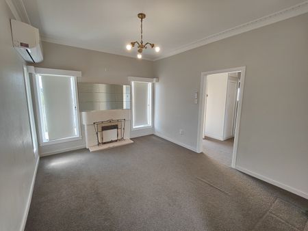 Three Bedroom Family Home - Photo 5