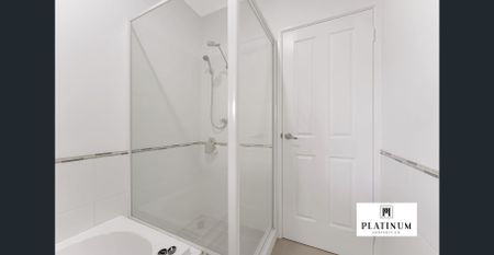 FULLY FURNISHED, 6 MONTH LEASE - Photo 2