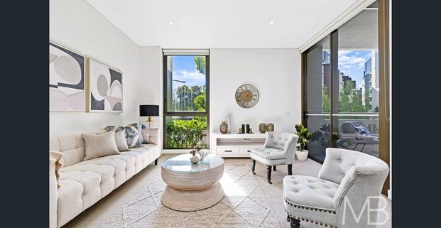 STYLISH APARTMENT IN THE HEART OF VIBRANT GLEBE - Photo 1