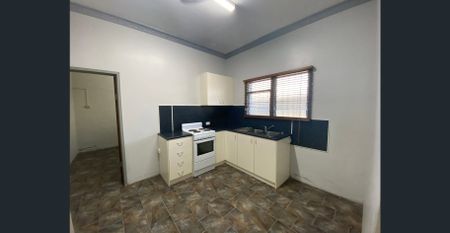 Studio Apartment In The City With A Pool - Photo 2