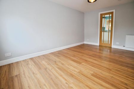 2 bedroom semi-detached house to rent - Photo 3