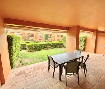 Apartamento de alquiler en Calle Pico Alcazaba, 21, Benatalaya - Photo 4