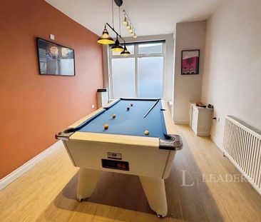 6 bedroom house to rent - Photo 1