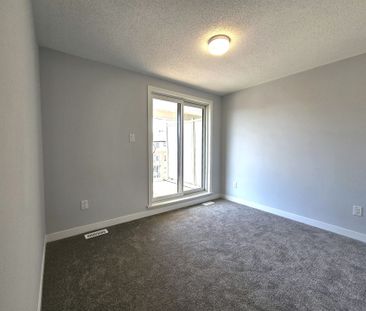 For Lease - 19 Pyrite Private, Barrhaven, Ontario - Photo 3