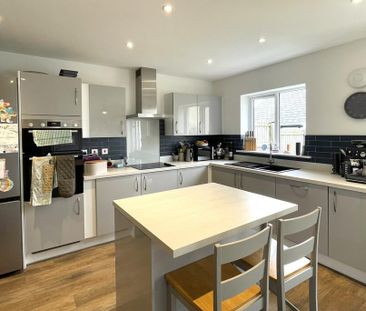 4 bedroom detached house to rent - Photo 6