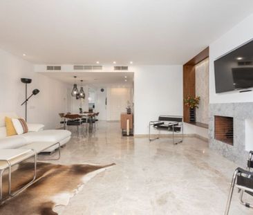 Luxury Apartment for rent in Marbella, Andalusia - Photo 5