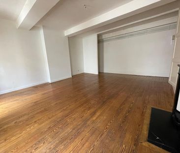 Location Appartement 4 pièces 109m² MACON 71000 - Photo 3