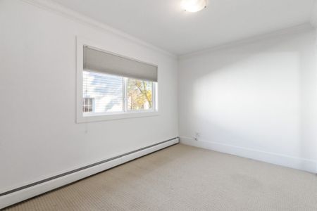 Edmonton Unfurnished Condo Rental in Oliver - Stylish, 1-Bedroom Plus Den Condo Just Off Jasper Ave - Photo 4