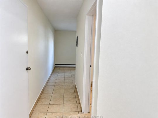 For Lease - 2035 UNIVERSITY Avenue Unit# 105, Windsor, Ontario - Photo 1