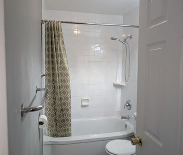 For Lease - 75 Charles Street Unit# 4, Oshawa, Ontario - Photo 2