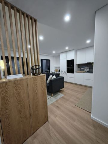 Apartamento em Sampaio-Alumiara-Verdinho, Canidelo - Photo 3