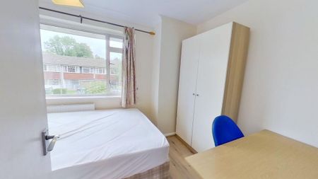 4 bedroom terraced house to rent - Photo 4